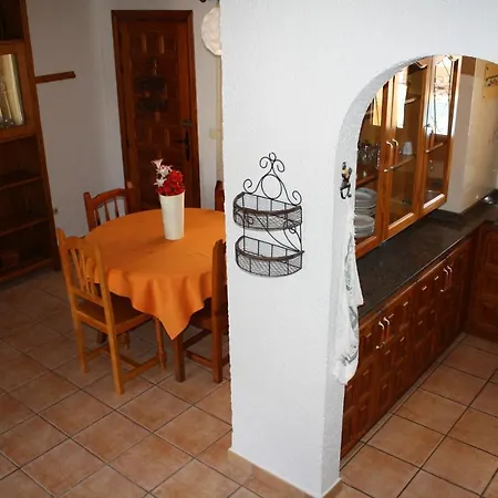 Holiday home Lirios Locdenia *